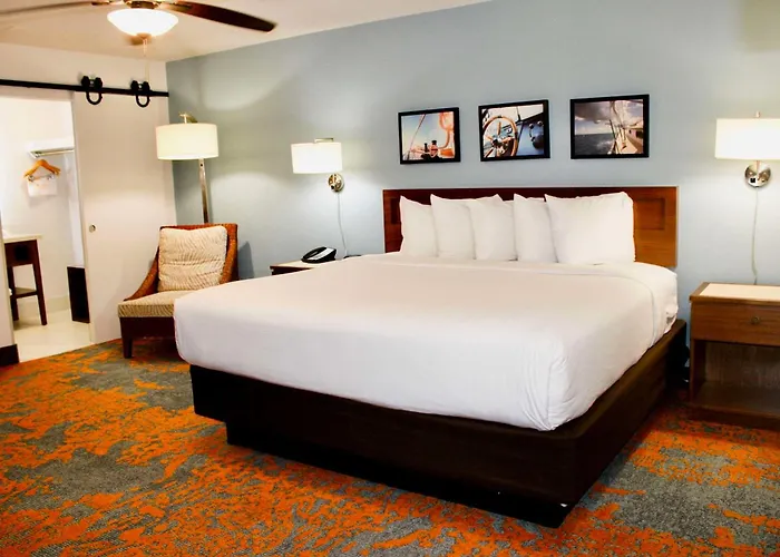 Seafarer Inn & Suites, Ascend Hotel Collection