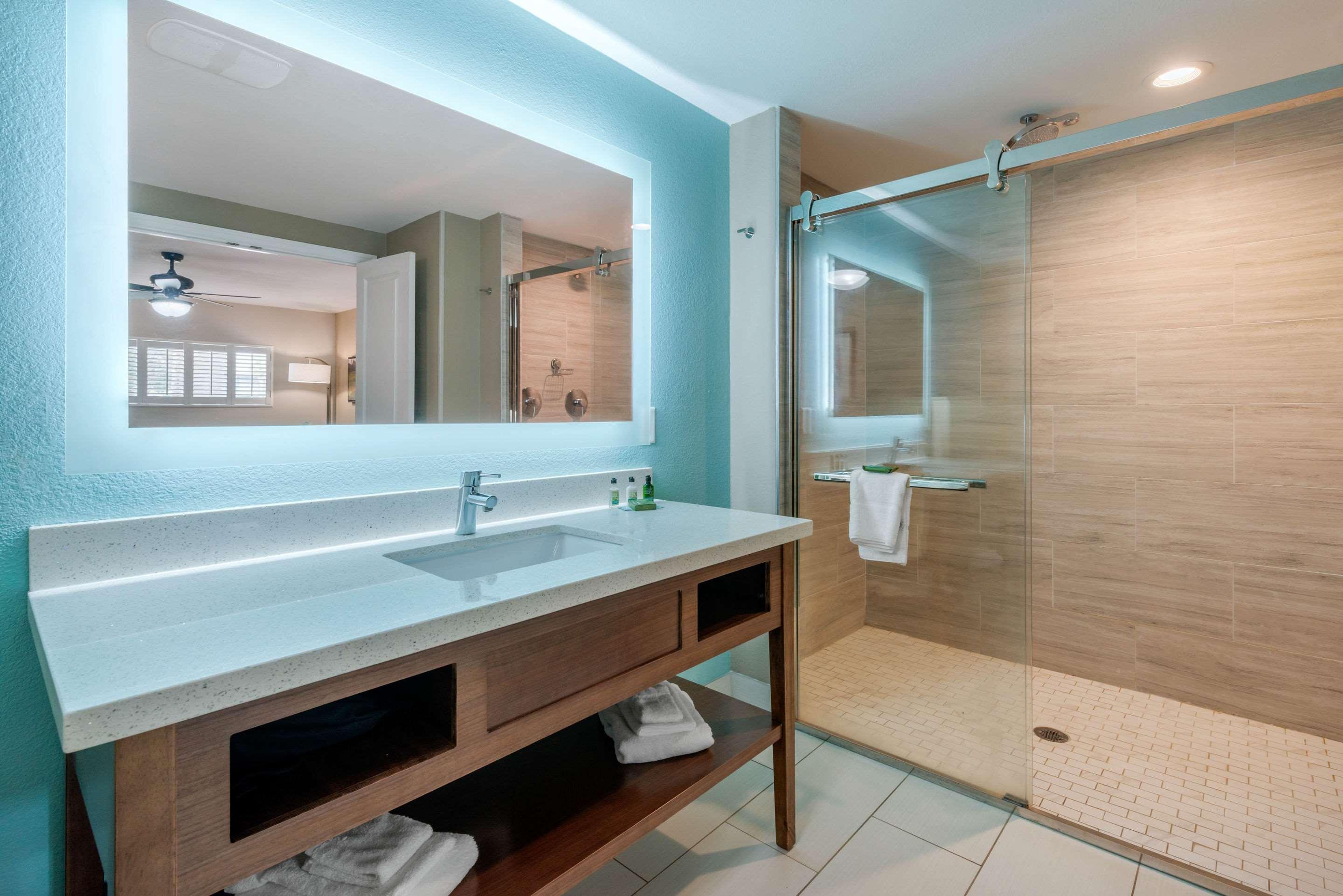 Seafarer & Suites, Ascend Collection Hotel
