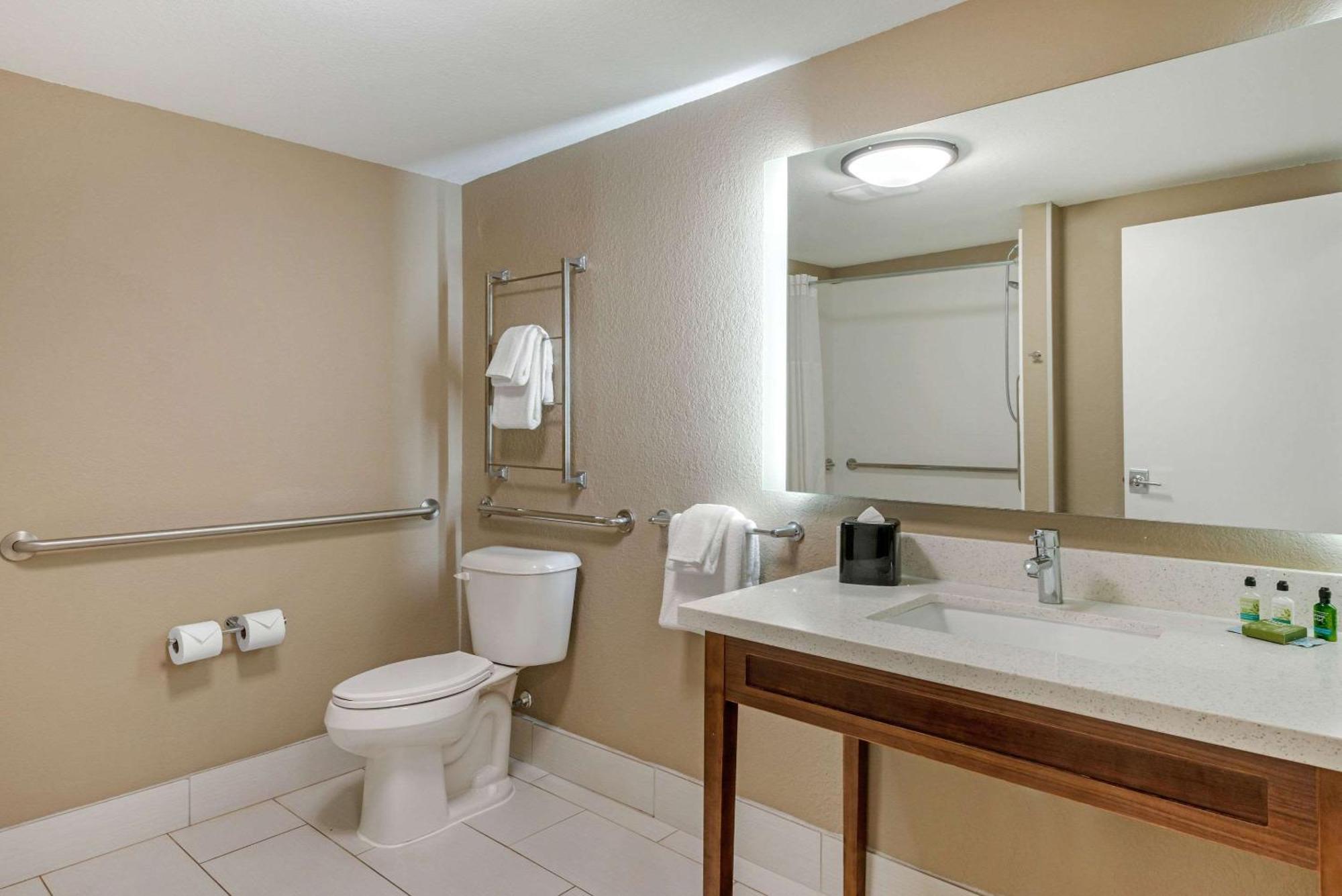 Seafarer & Suites, Ascend Collection Hotel