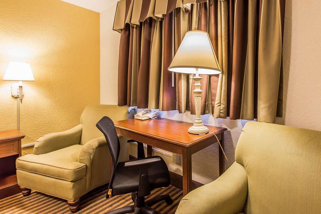 Hotel Seafarer & Suites, Ascend Collection 2*