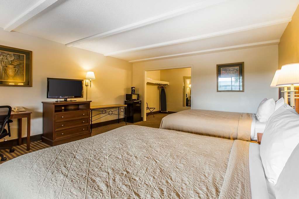 Seafarer & Suites, Ascend Collection Hotel 2*